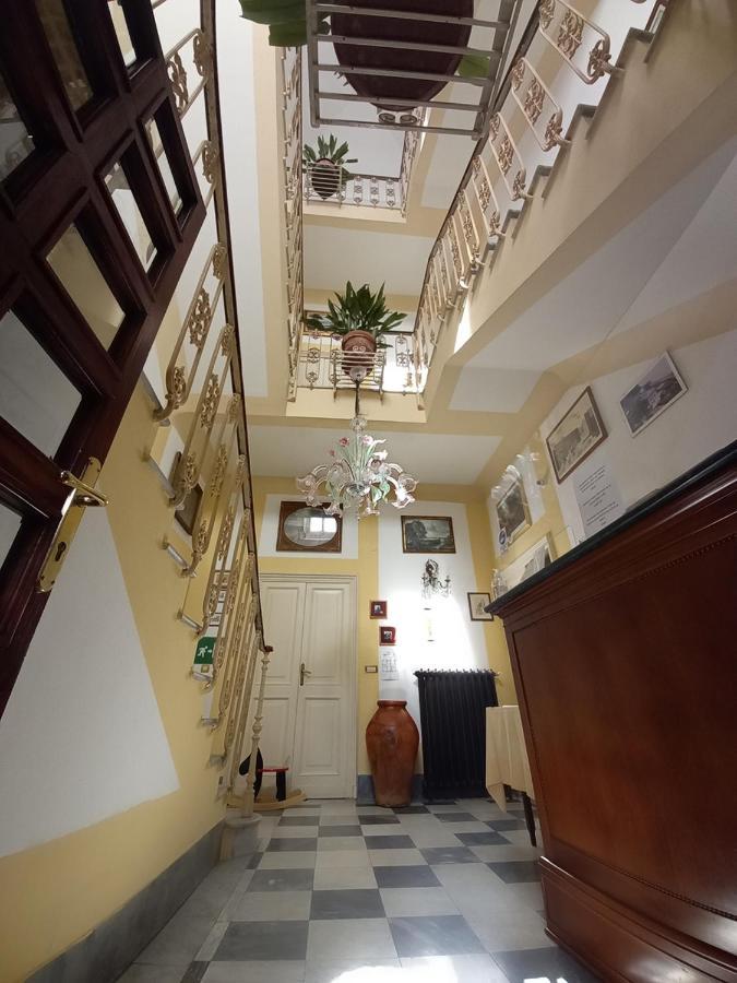 Villa Viola Тортона Экстерьер фото