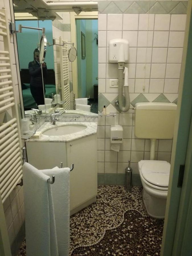 Villa Viola Тортона Экстерьер фото