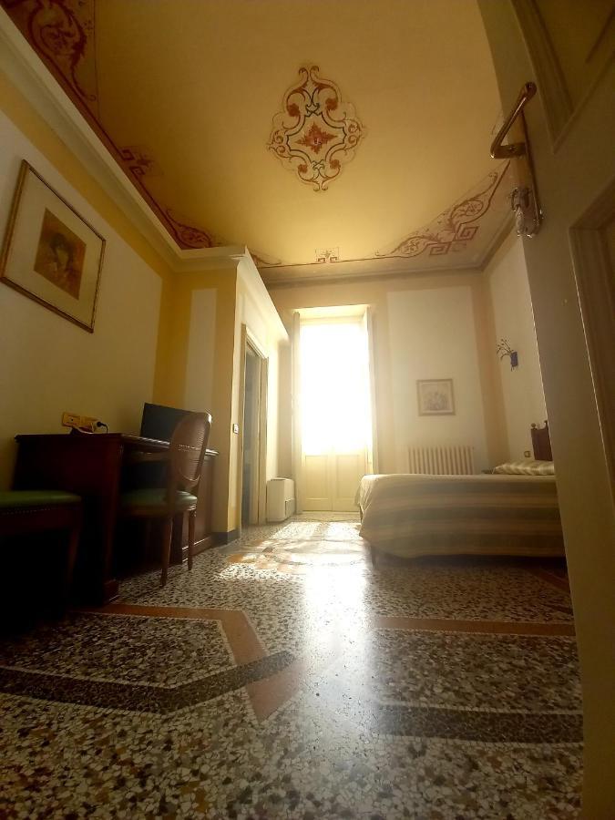 Villa Viola Тортона Экстерьер фото