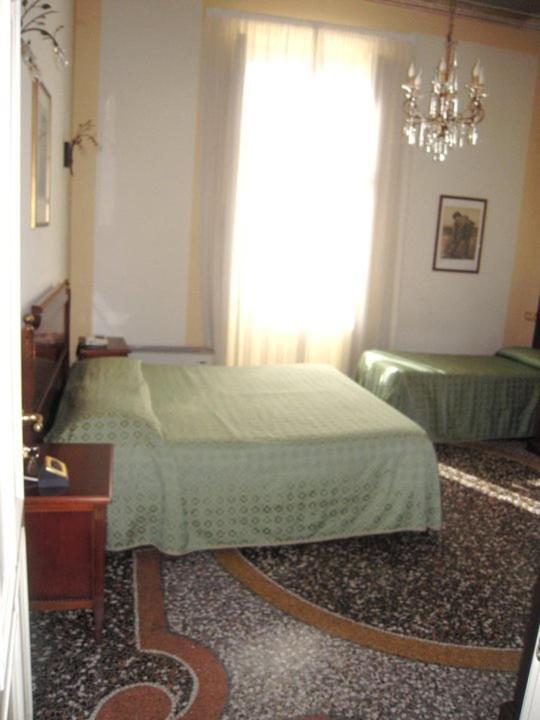Villa Viola Тортона Экстерьер фото